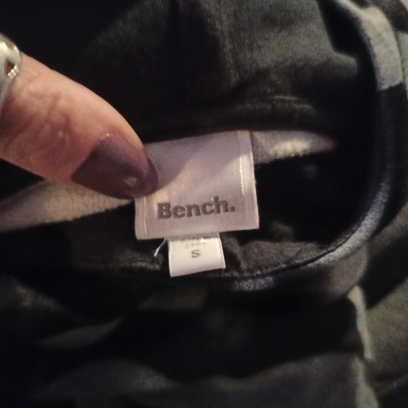 Bench hoodie - Picture 3 of 3